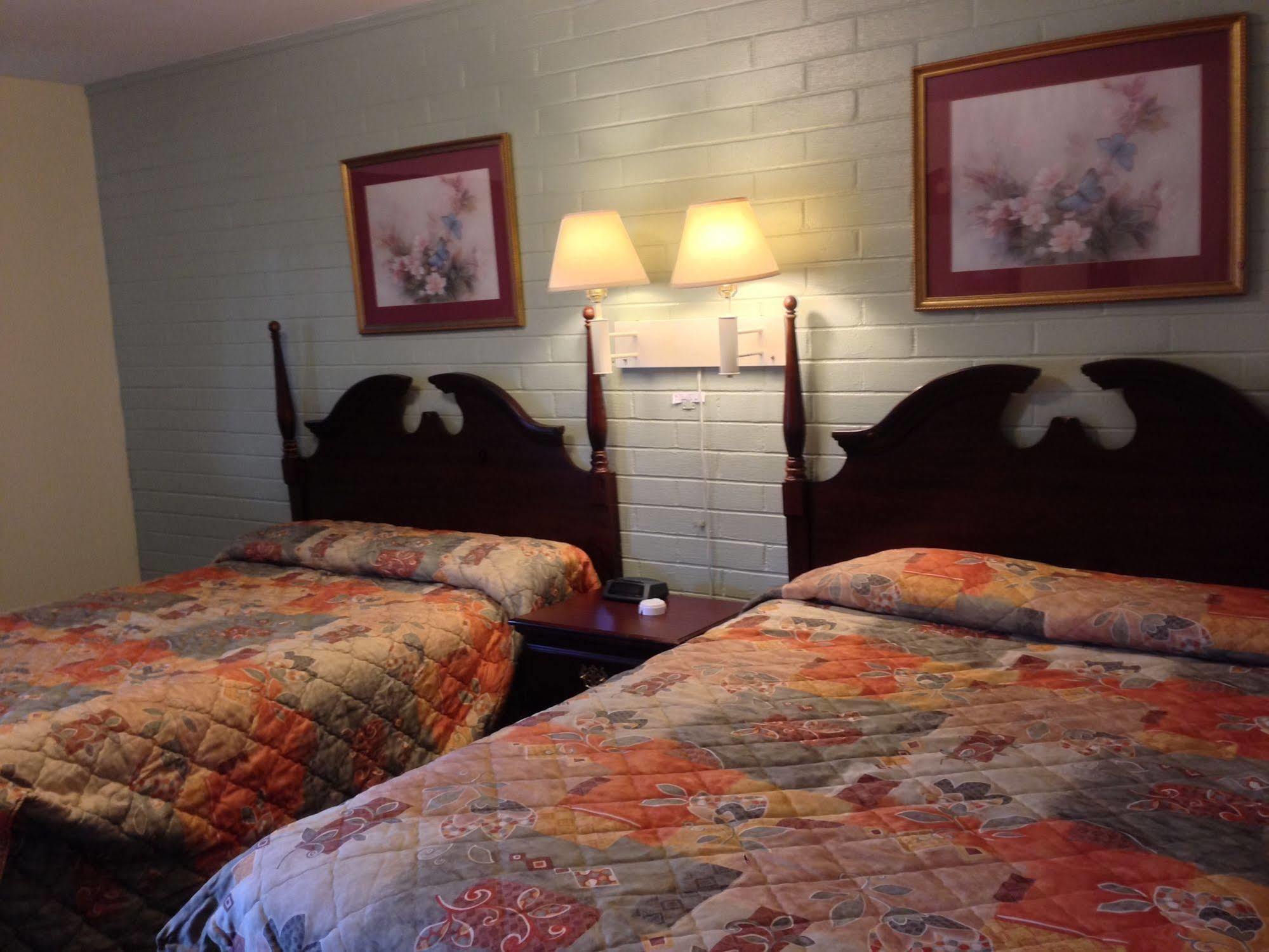 Villa Rosa Motel Painesville 외부 사진