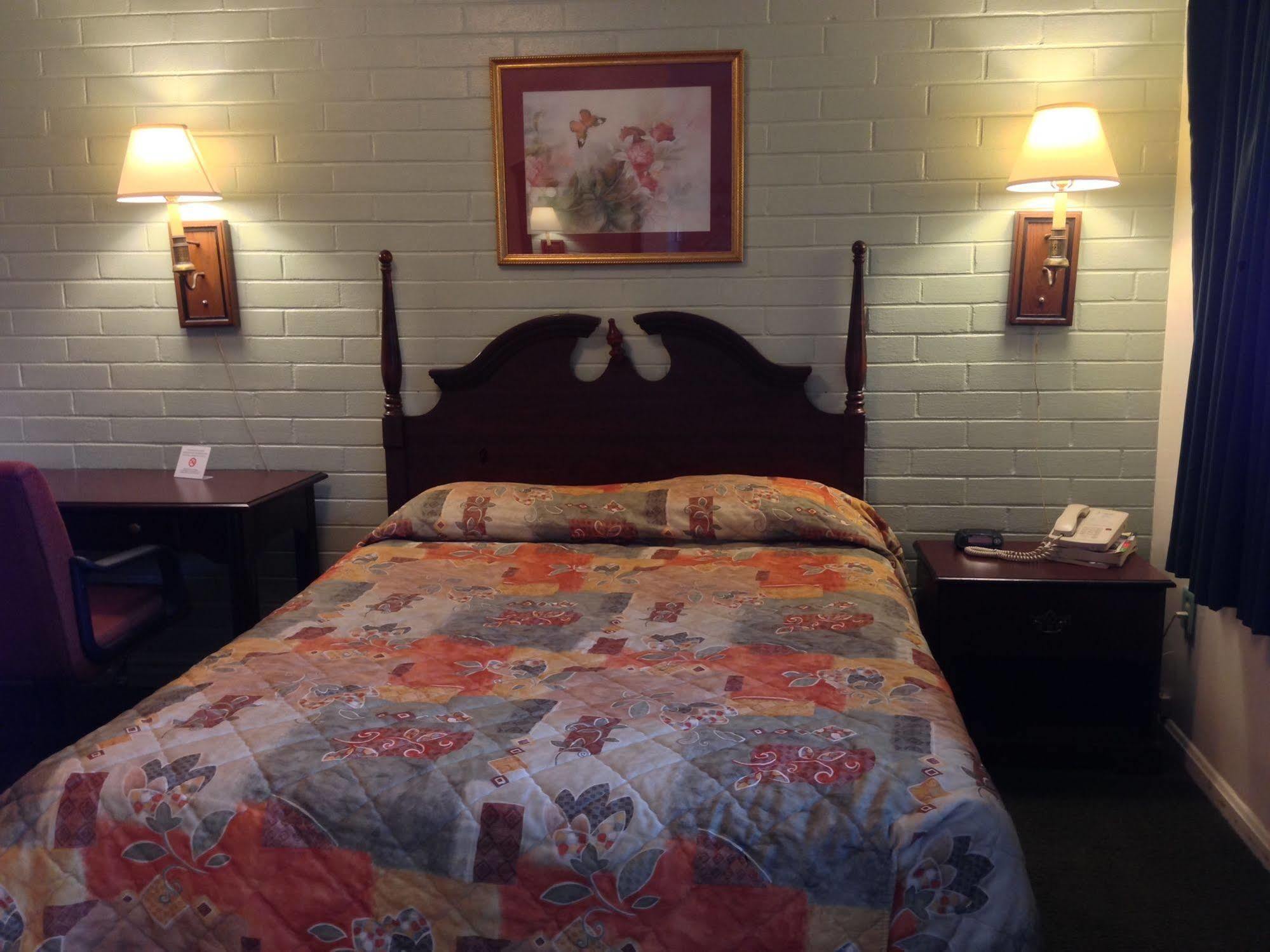 Villa Rosa Motel Painesville 외부 사진