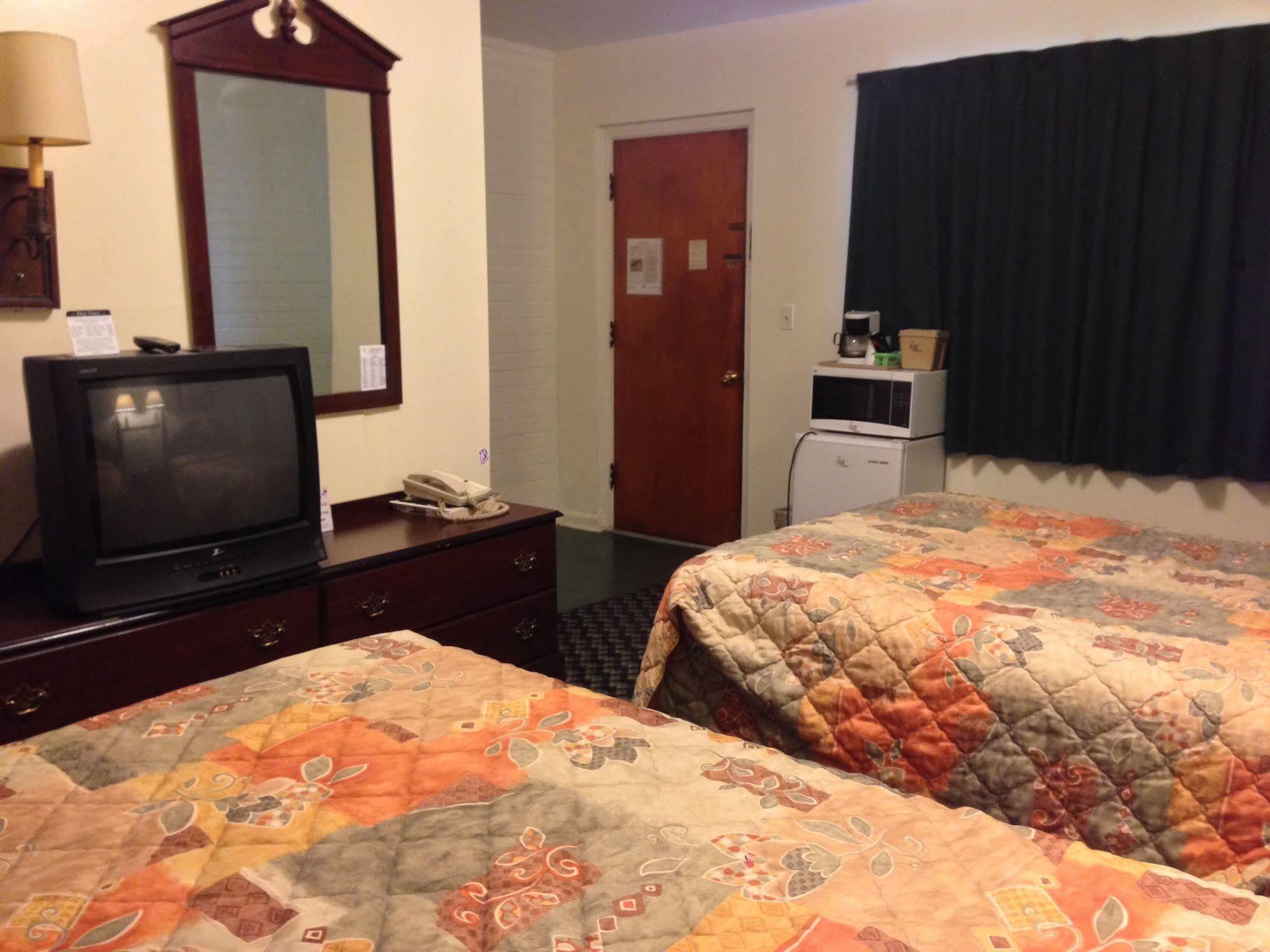 Villa Rosa Motel Painesville 외부 사진